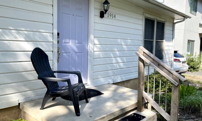 Oakmont Heights House | Central Austin - Blocks From Park, Cafes, Pools Near Downtown, Major Employers