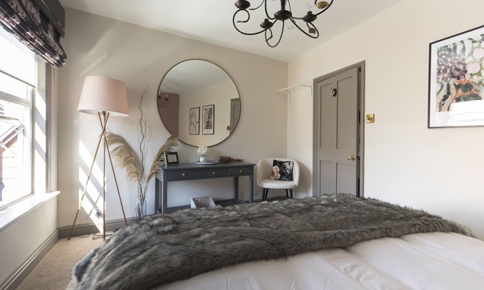 Warwick House | Central beautiful boutique townhouse - 5 mins walk to Warwick