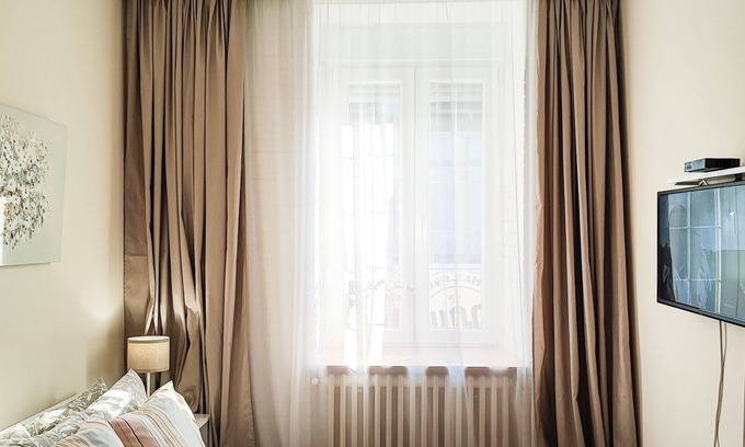 Novi Sad Apartment | Central Modern Studio in 5 Minutes Walk from Trg Slobode