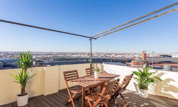 Jeronimos Apartment | Central penthouse, comfortable and bright