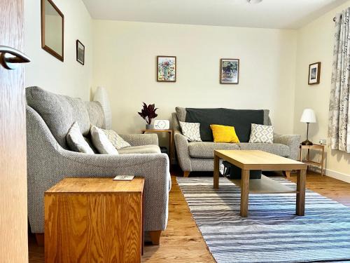 Saint Ola Apartment | Central Spacious 2 Bed 2 Bath, Free WiFi & Parking, Park View