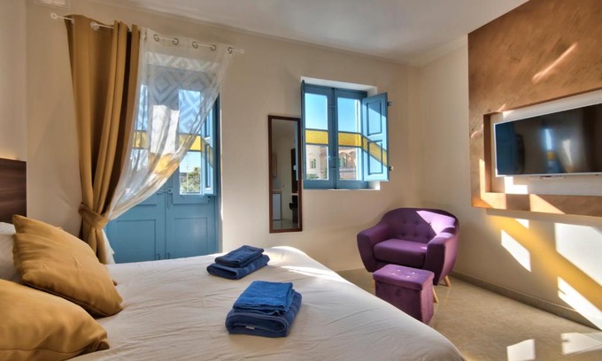 Il-Balluta House | Central Suites St. Julian's