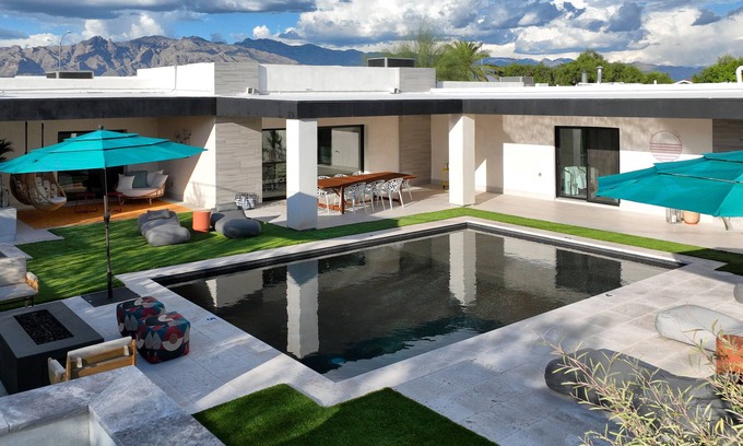 Catalina Vista House | Central Tucson Luxury - Minutes from U of A - Saltwater Pool - Sleeps 10