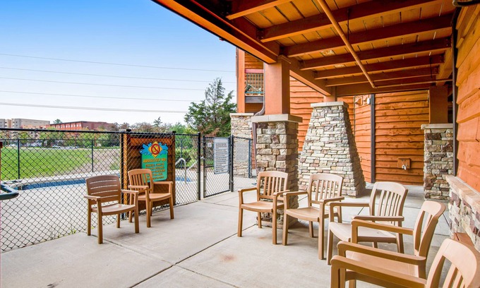 Wisconsin Dells Condo | Centrally located condo with balcony, fireplace, and AC - water views