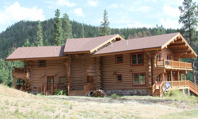 Hill City House | Centrally Located Log Home in the Black Hills of South Dakota