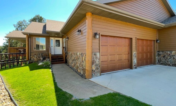 Hill City House | Centrally located to all Black Hills attractions! Best views of Hill City.