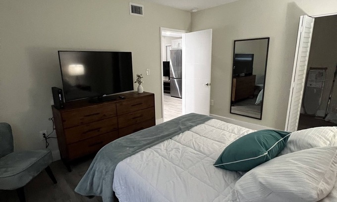 Douglas Apartment | Centrally located in Coral Gables. Walk to shops and restaurants
