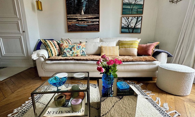 Archives Apartment | CENTRE MARAIS (picasso place des vosges) .A/C, WIFI, ELEVATOR, VUE, BALCONY !