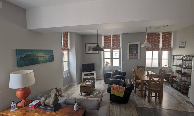 Monpazier House | Centre of beautiful Monpazier with pool - One Bedroom ground floor