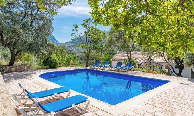 Priego de Cordoba Cottage | Cerro de la Cruz, a charming farmhouse with excellent views, peace and relaxation.