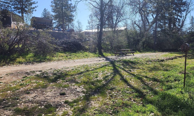 Pinehurst RV Rental | CG01 Lrg Campsite/Shower Kings Canyon/Sequoia NP