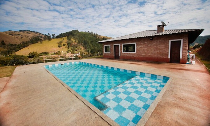 Joanopolis House | Chácara c piscina e vista para Cach. dos Pretos/SP