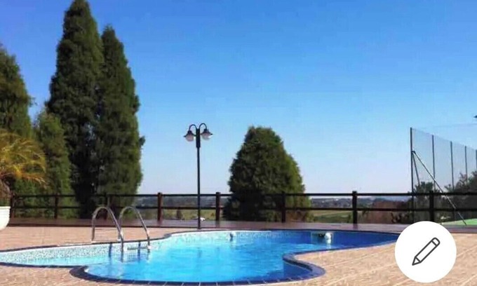 Ibiuna House | Chácara em Ibiúna, com quadra de tênis, jacuzzi e sauna