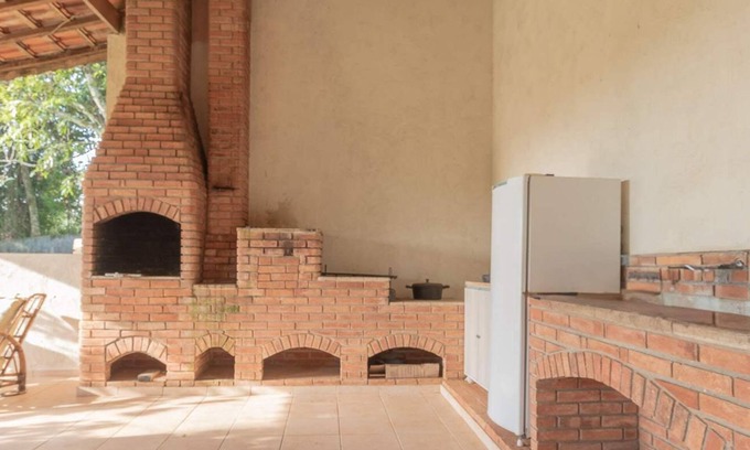 Batatuba House | Chácara em Piracaia com Piscina e Churrasqueira