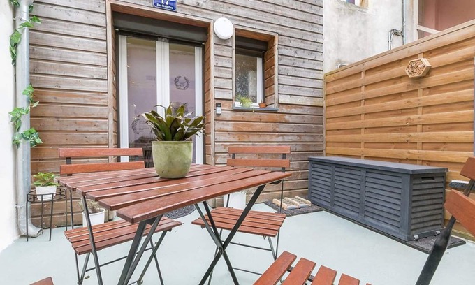 Faubourg-Raines Apartment | Château Biek- Appartement avec terrasse au centre ville- SR Loc