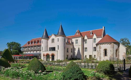 Montlucon Hotel | Château Saint-Jean, Relais & Châteaux