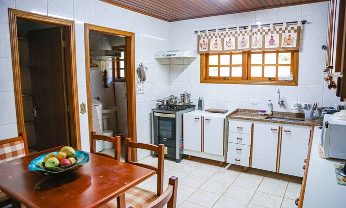 Campos do Jordao Apartment | Chalé Belga - 1,2 km do Centro Turístico Capivari