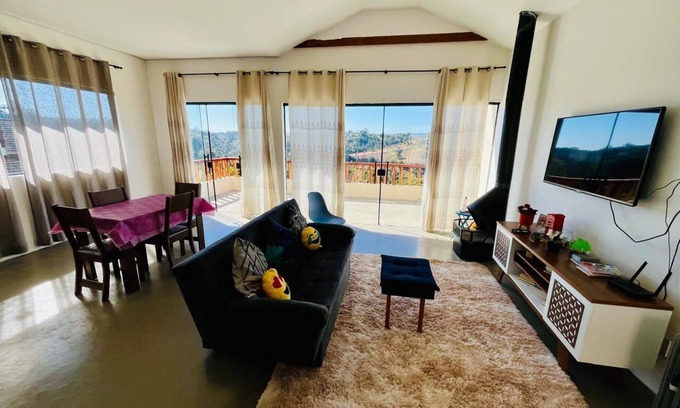 Vila Natal Hotel | Chalé Vista Linda com uma Vista Fantástica p/as Montanhas da Suíça Brasileira!