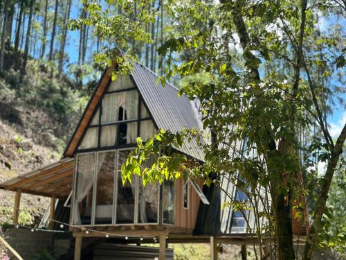 Vitor Meireles Ski Chalet | Chalé com Cachoeira