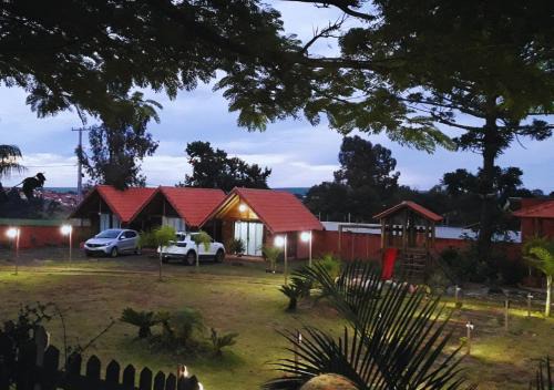 Faxinal House | Chalés Rústicos - Na terra das Cachoeiras