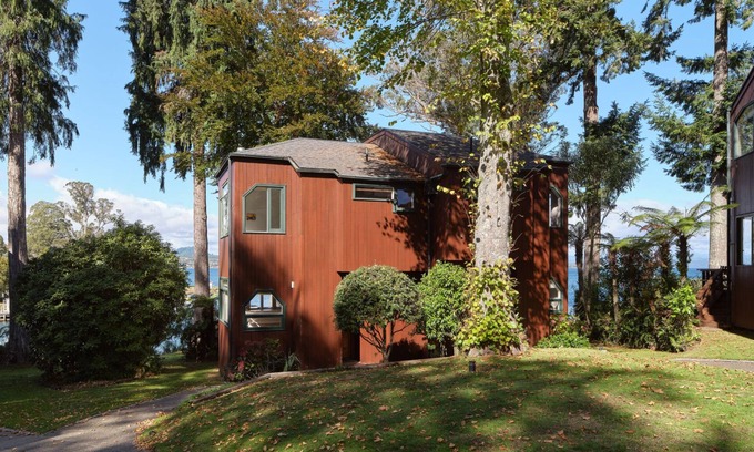 Taupo Ski Chalet | Chalet 3, The Retreat - located within a private lakefront estate