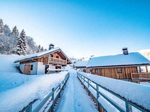 Valmorel Ski Chalet | Chalet 3* Valmorel, skis aux pieds, 3 chambres, parking, WIFI - FR-1-356-401