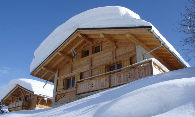 Crest-Voland Ski Chalet | Chalet 8/12 pers. Quiet, heated POOL, GAMES for children, near the village