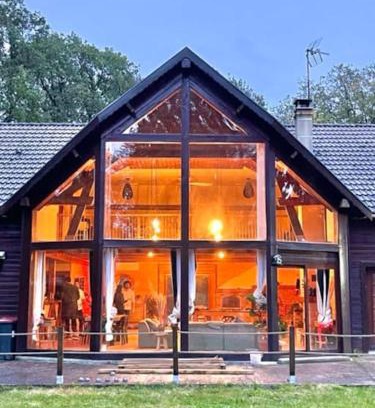La Selle-en-Hermoy Ski Chalet | Chalet Acacia au calme 1h30 de Paris