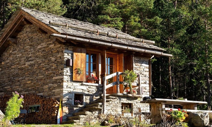 San Giacomo Filippo House | Chalet 'Atmosfera Res Albert' with Mountain View, Wi-Fi & Garden