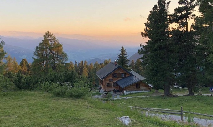 Aich Cabin | Chalet Berghoamat - holiday home, shower and bath, toilet, 3 bedrooms