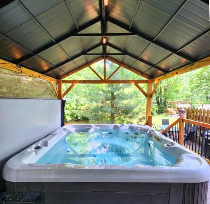 Saint-Remi-de-Tingwick Ski Chalet | Chalet bord de l'eau avec spa