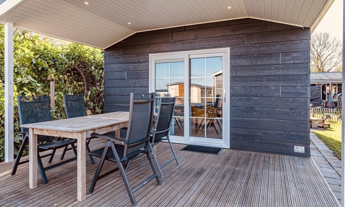 Zuideinde House | Chalet "De Kleine Belter" is a beautiful chalet for up to four guests.