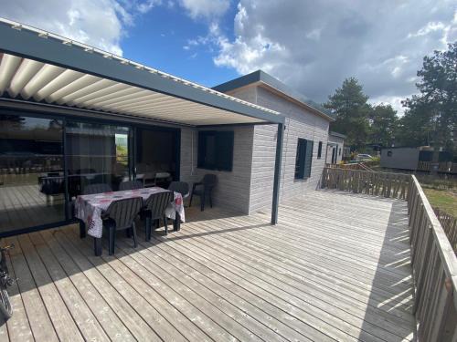 Jullouville Resort | chalet de l'Edune 6 pers beau standing piscine couverte à 150m de la mer wifi inclus