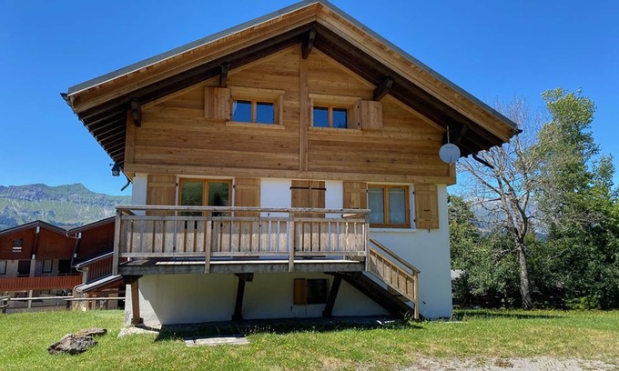 Cohennoz Ski Chalet | Chalet for 8 at the foot of the slopes with parking 50m from lifts