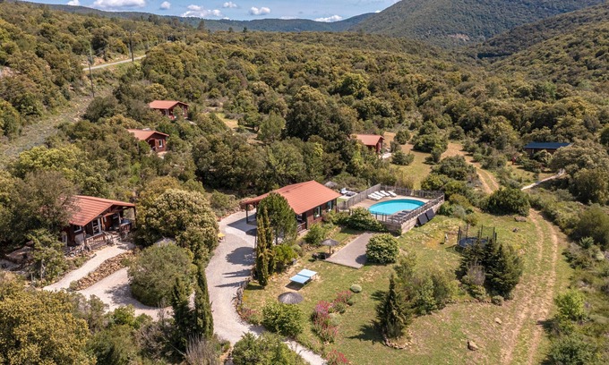 Rouffiac-des-Corbieres Ski Chalet | Chalet 'Gites Les Casots' with Shared Pool, Private Terrace and Air Conditioning
