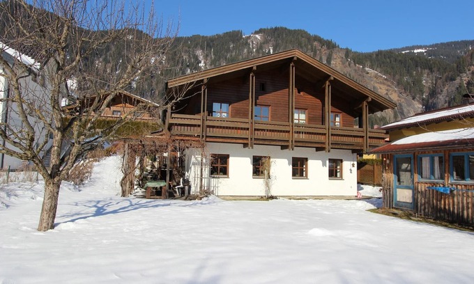 Goldegg Villa | Chalet in Goldegg near Ski Slopes