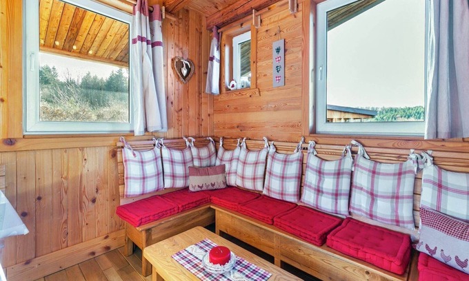 Harreberg Ski Chalet | Chalet in Harreberg with Garden Views