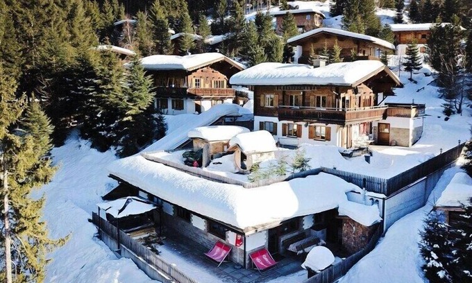 Fuegenberg Apartment | Chalet in Hochfügen near Ski Slopes