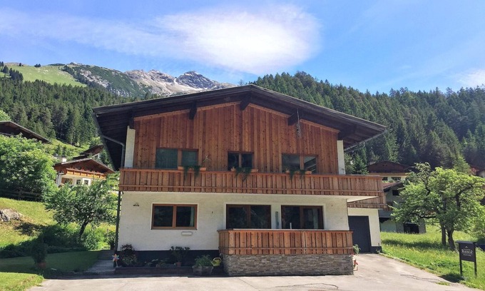 Steeg Apartment | Chalet in Steeg near Ski Slopes