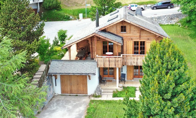 Anzere Ski Chalet | Chalet in the heart of Anzère, close to the Spa, with 3 bedrooms and 1 open mezzanine