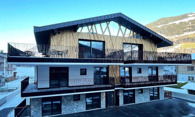 Aschau Im Zillertal House | Chalet in Zillertal near Ski Slopes & Whirlpool