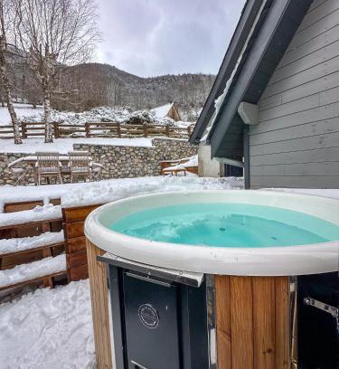 Boutx Ski Chalet | Chalet Le René-Sens - 5 pers - Grande terrasse - bain nordique SPA - Piscine