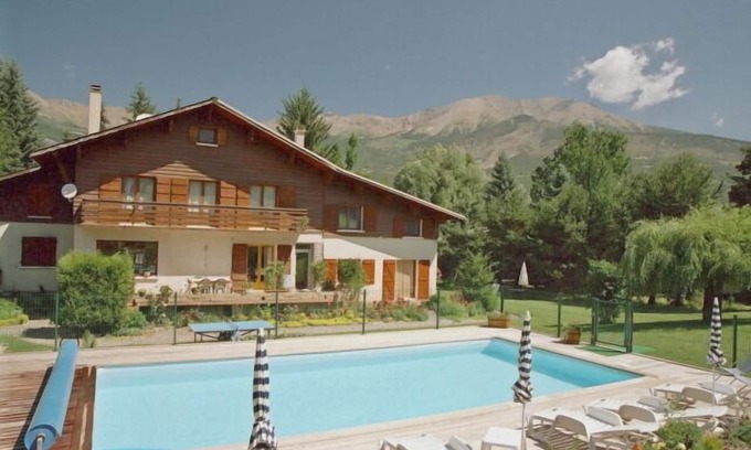 Barcelonnette Ski Chalet | CHALET LES ECUREUILS 3* - SLEEPS 8