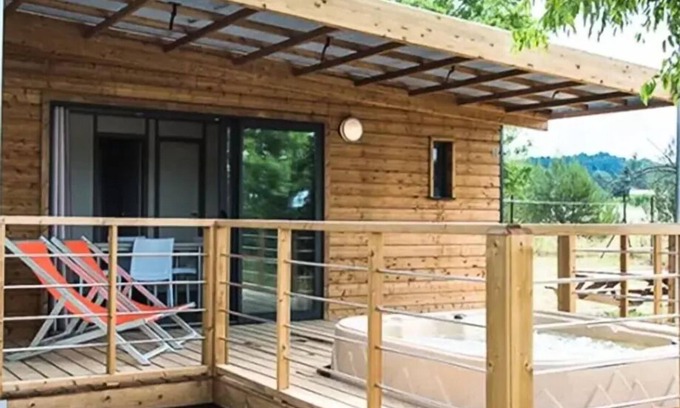 Lourmarin Ski Chalet | Chalet Luberon - 35m2 - 2 Schlafzimmer + Jacuzzi (4 Erwachsene & 1 Kind max 12 Jahre) 4 bis 5 Personen - 4 Pers. im Preis enthalten