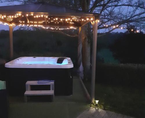 Peyrusse-Grande House | Chalet Mélèze - Les Chalets de Barruérot - Spa jacuzzi privatif - Piscine en été