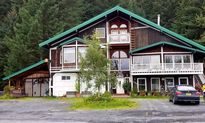 Seward Condo | Chalet of Seward suite C (1050 SF)