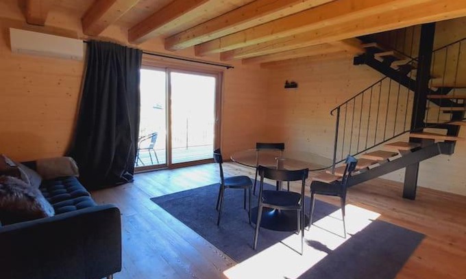 Ovaro Ski Chalet | Chalet Ridente con Patio al Gufo