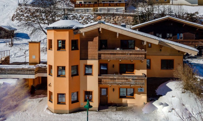 Vorderglemm Ski Chalet | Chalet with sauna on the slopes