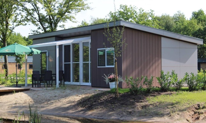 West-Graftdijk House | Chalet with 2 bedrooms and a dishwasher