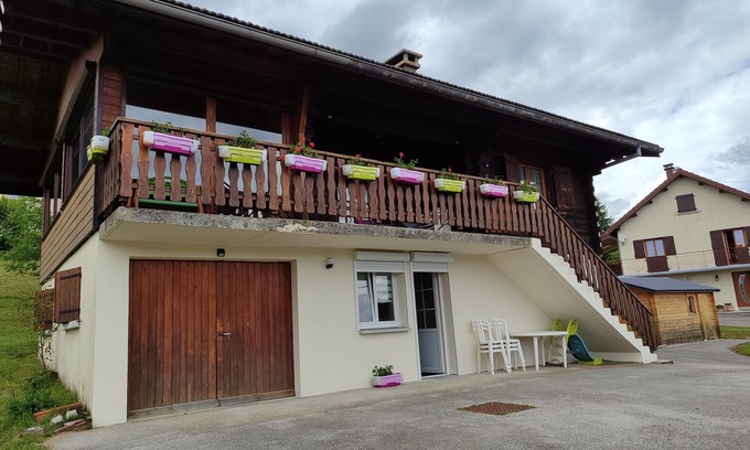 Prenovel Ski Chalet | Chalet with fireplace (wood supplied) sleeps 10 (discount for stays of 3 nights or more)